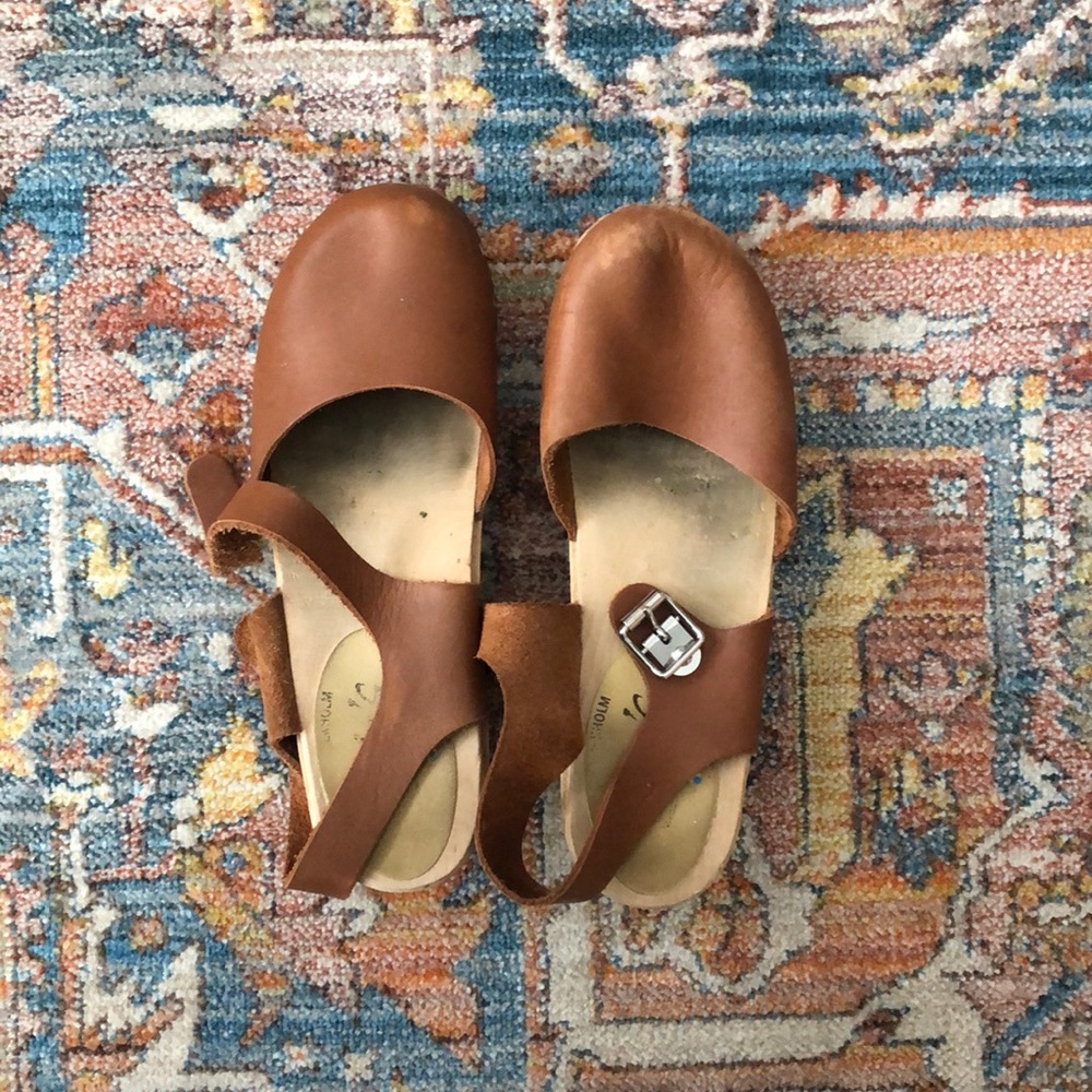 Lotta clogs